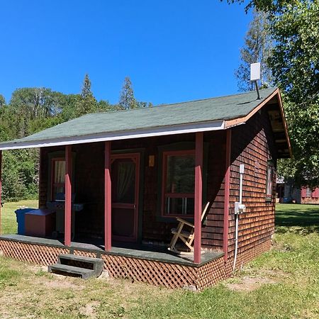 Villa Riviere Petit Saguenay Exterior foto